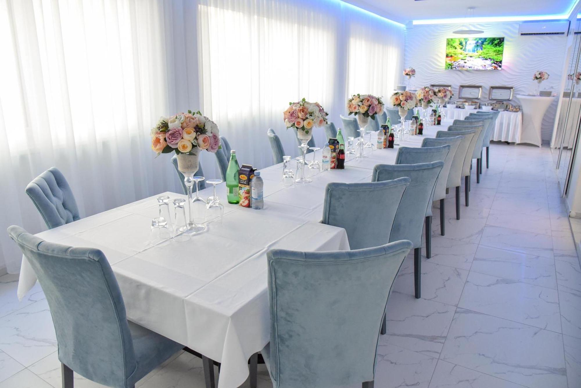 La Luna Premium Deluxe Apartment With Free Jacuzzi, Bikes & Covered Parking Nasice ภายนอก รูปภาพ